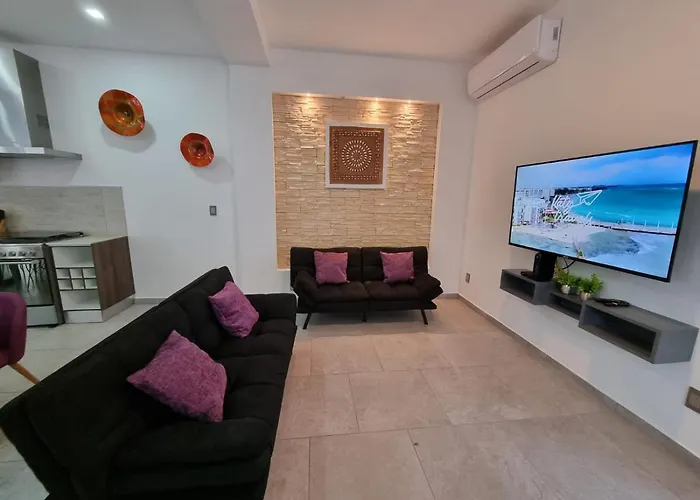 Casa de férias Modern Rutelena +good Location+pool+ac+sleeps 12 Playa del Carmen