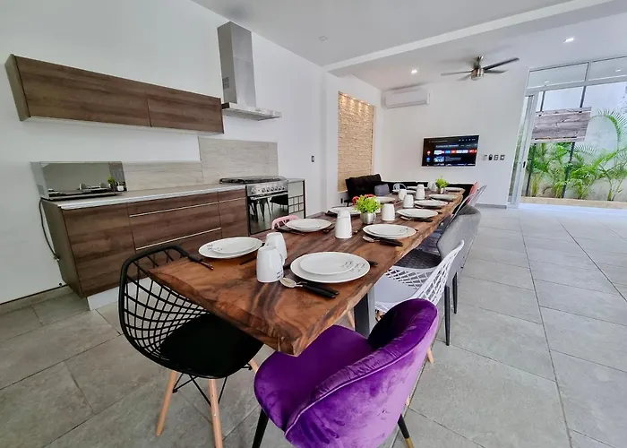 Modern Rutelena +good Location+pool+ac+sleeps 12 Playa del Carmen