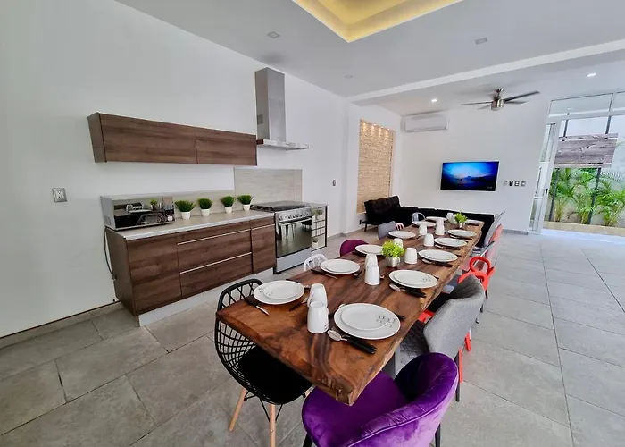 Modern Rutelena +good Location+pool+ac+sleeps 12 Playa del Carmen