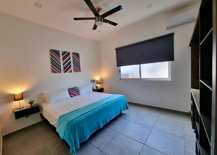Casa de férias Modern Rutelena +good Location+pool+ac+sleeps 12