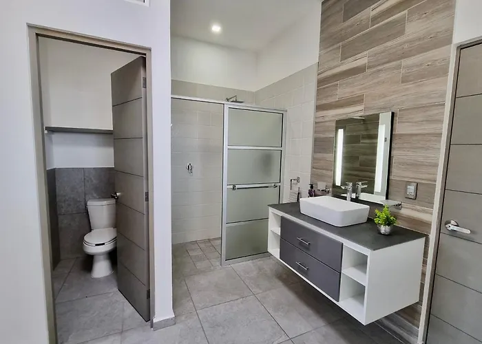 Modern Rutelena +good Location+pool+ac+sleeps 12 * Playa del Carmen