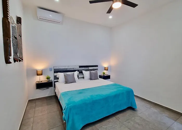 Modern Rutelena +good Location+pool+ac+sleeps 12 * Playa del Carmen