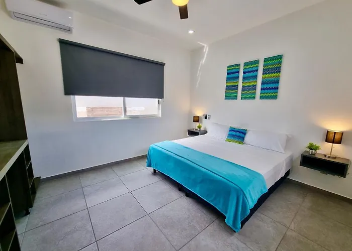 Modern Rutelena +good Location+pool+ac+sleeps 12 Casa de férias