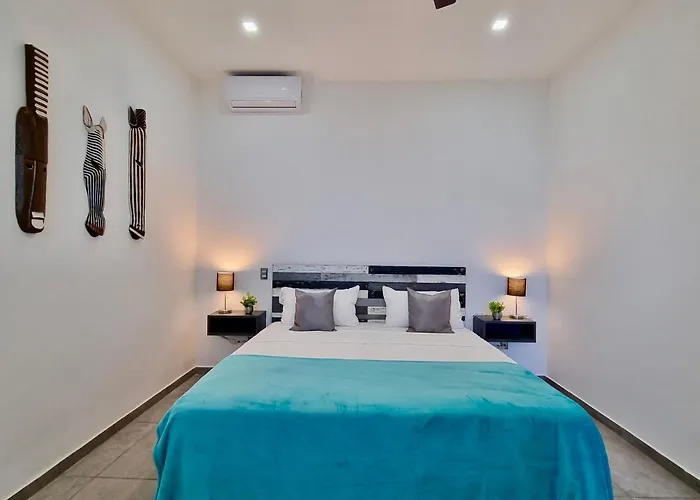 Casa de férias Modern Rutelena +good Location+pool+ac+sleeps 12 Playa del Carmen