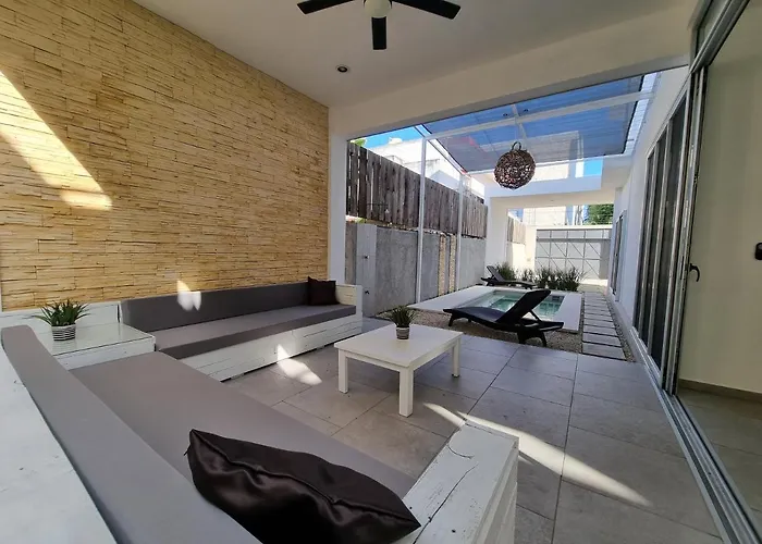 Modern Rutelena +good Location+pool+ac+sleeps 12 Casa de férias Playa del Carmen